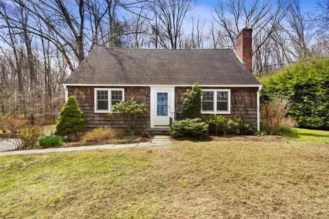 21 Vinton Ave, Bedford, NY 10506