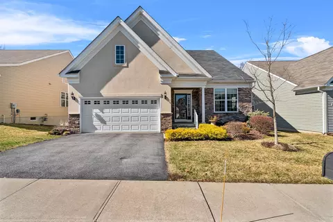 15 Sage Ct, Wallkill, NY 10940