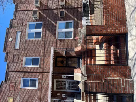50-69 44th St, New York, NY 11377
