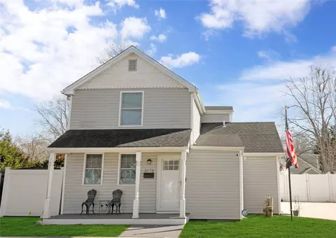 3172 Union Blvd, East Islip, NY 11730