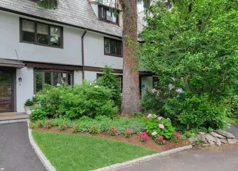 11 Bolton Gdns, Bronxville, NY 10708