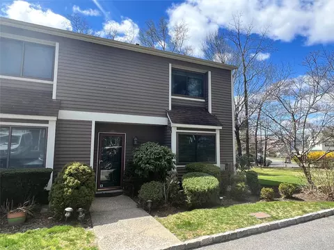 92 Casper Ct, Port Chester, NY 10573