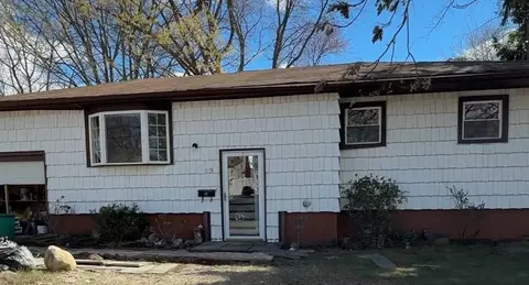 138 Alkier St, Brentwood, NY 11717