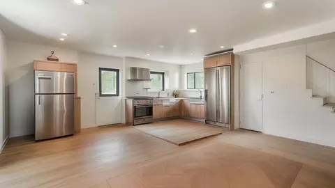 1812 Muliner Ave, New York, NY 10462