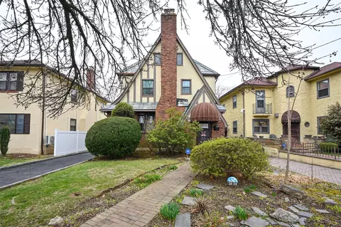 26-34 169 St, Flushing, NY 11358