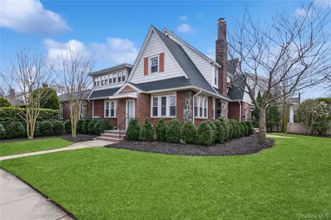 363 Hempstead Ave, Rockville Centre, NY 11570