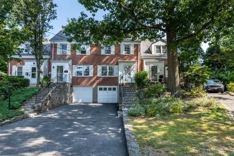 26 Elkan Rd, Larchmont, NY 10538