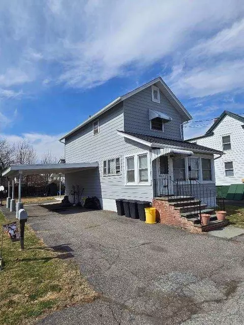 11 White St, Port Jervis, NY 12771