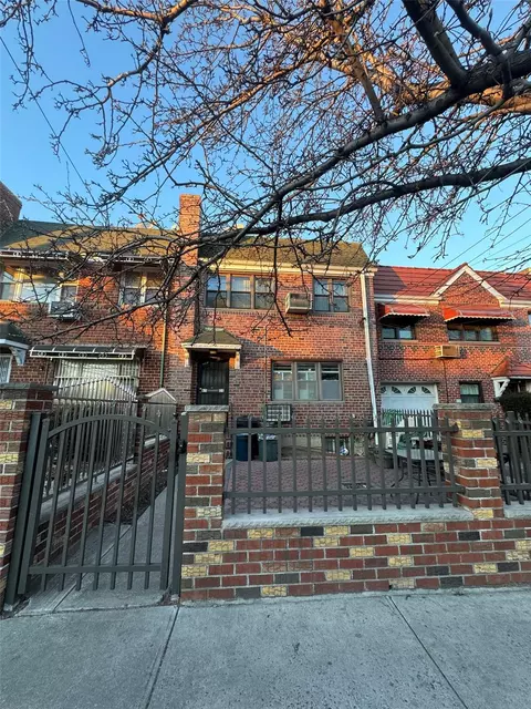 6505 Woodside Ave, New York, NY 11377