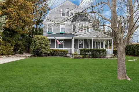 269 Candee Ave, Sayville, NY 11782