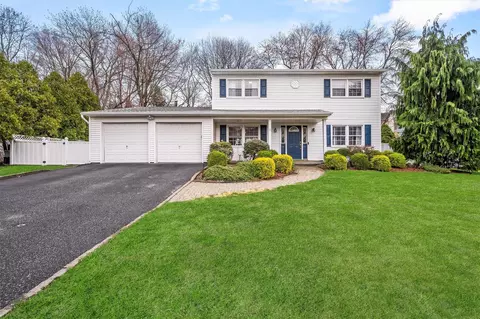 5 Paul Ct, Orangetown, NY 10983