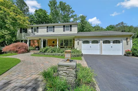 20 Polly Dr, Huntington, NY 11743