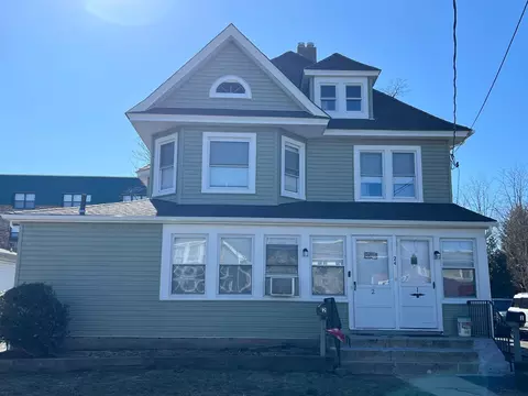 24 Doxsey Pl, Lynbrook, NY 11563