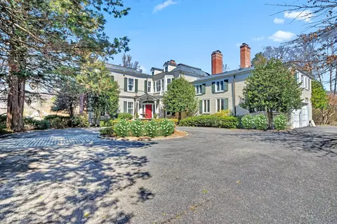 200 Middle Neck Rd, North Hempstead, NY 11050