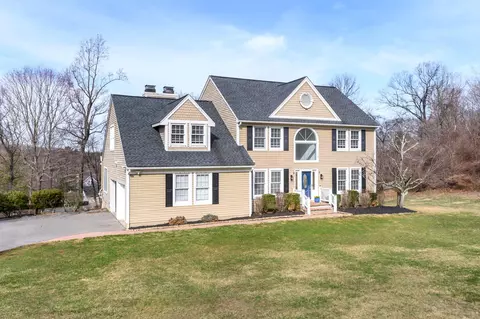 105 Coventry Ln, Southeast, NY 10509