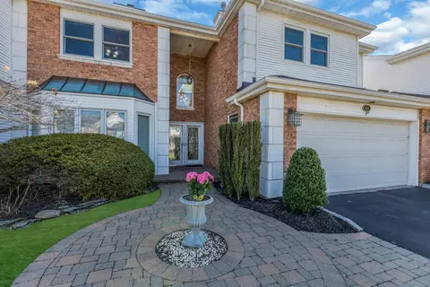 63 Hamlet Dr #63, Commack, NY 11725