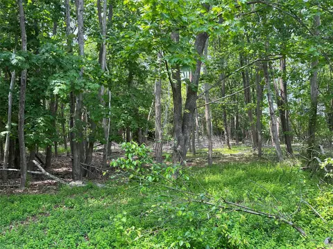 3 Basket Neck Ln # A, Southampton, NY 11960