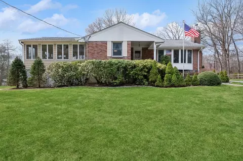1300 Baldwin Rd, Yorktown, NY 10598