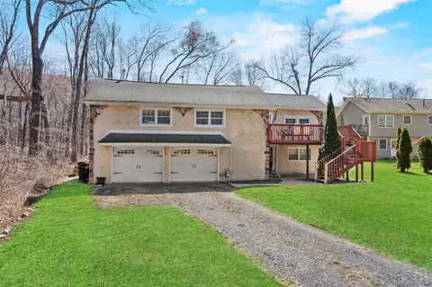 16 Birch Dr, Greenwood Lake, NY 10925