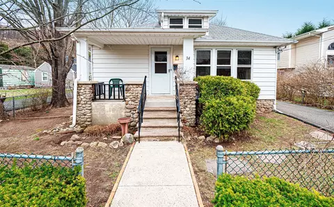 34 Grant St, Ramapo, NY 10974