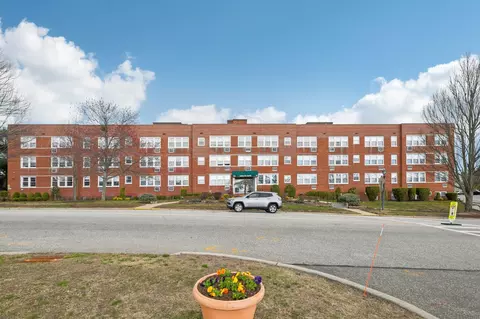 101 Second St #B1, Garden City, NY 11530