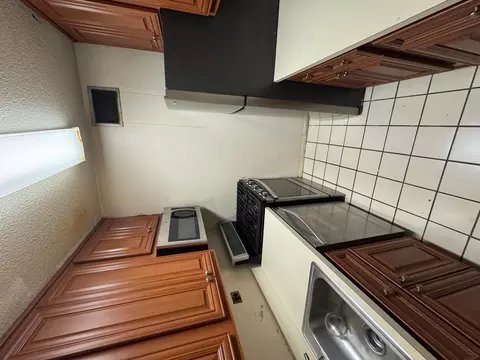 4140 Union St #2R, New York, NY 11355