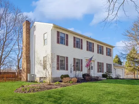 46 Hagan Dr, Poughkeepsie, NY 12603