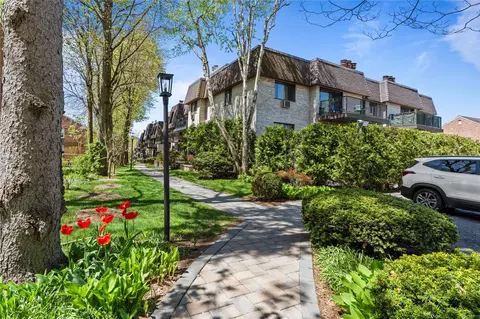 107 N Broadway Ave #105, White Plains, NY 10603