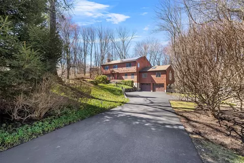 4 Teresa Ln, Cortlandt, NY 10567