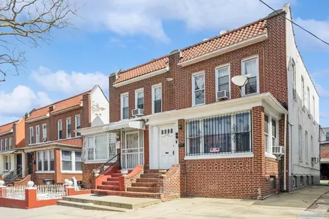 3145 84th St, East Elmhurst, NY 11370