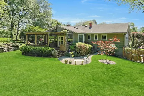 611 Gateway Ave, Clarkstown, NY 10989