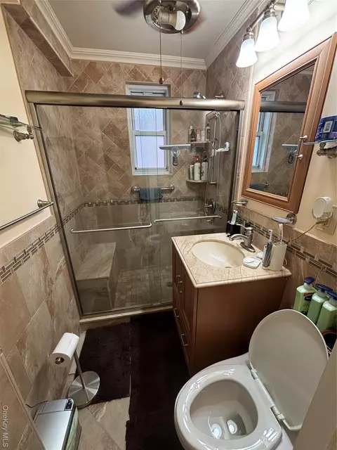Bath - 194 Smith St #3P, Freeport, NY 11520 photo 1 of 3