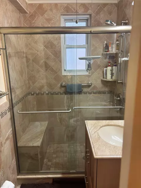 Bath - 194 Smith St #3P, Freeport, NY 11520 photo 2 of 3