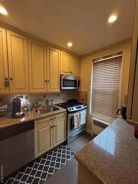 Kitchen - 194 Smith St #3P, Freeport, NY 11520 photo 3 of 3