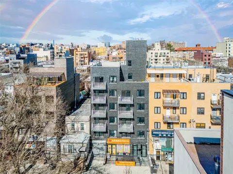 941 57th St #3A, Brooklyn, NY 11219