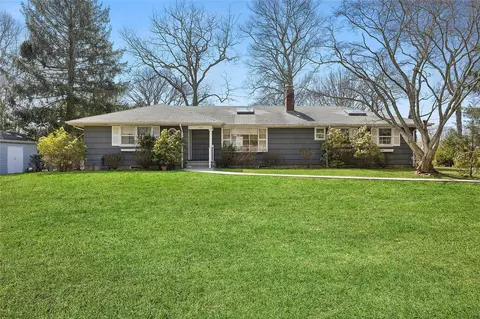 250 Kraus Rd, Mattituck, NY 11952