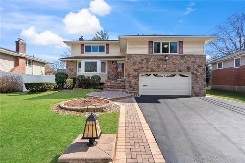 1 Stuart Dr, Syosset, NY 11791