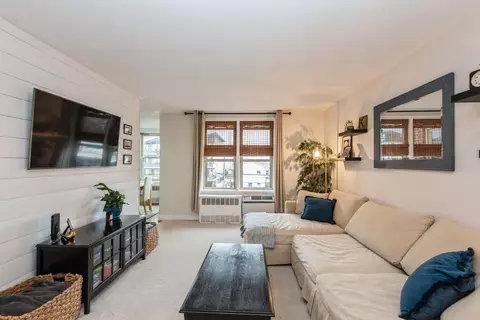 560 W Broadway #2K, Long Beach, NY 11561
