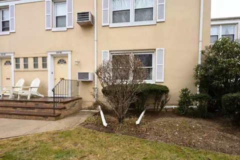 251-30 71st Rd #20A, New York, NY 11426