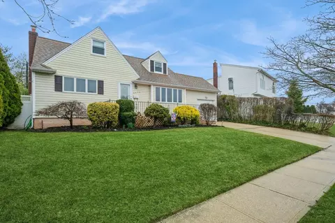 3574 Sarah Dr, Wantagh, NY 11793