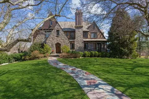 17 Forbes Blvd, Eastchester, NY 10709