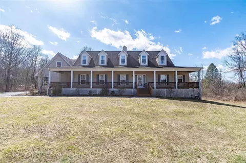 4 Shea Knolls Ct, Hamptonburgh, NY 10916