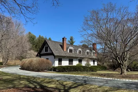 172 Tuxedo Rd, Tuxedo, NY 10987