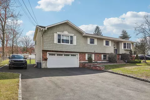 26 Dover Rd, Clarkstown, NY 10920