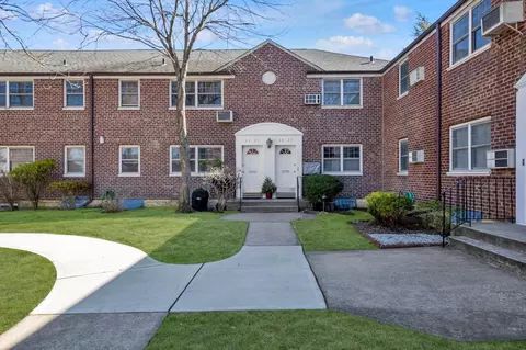 60-23 Marathon Pkwy #433, Little Neck, NY 11362