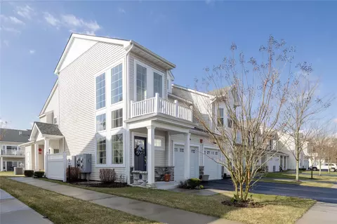 56 Avery Dr N, Brookhaven, NY 11934