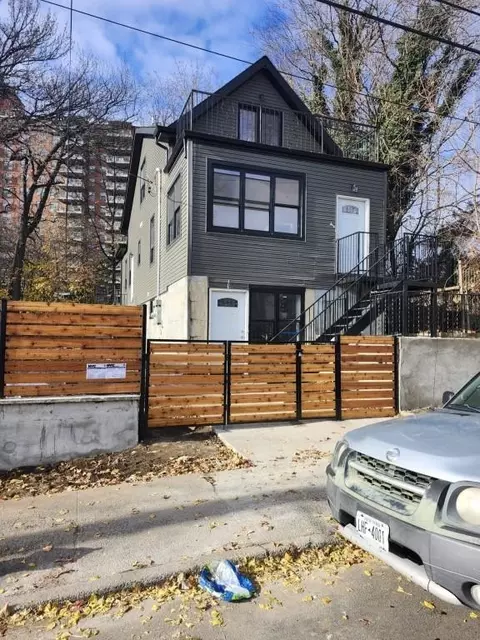 3425 Boller Ave, New York, NY 10475