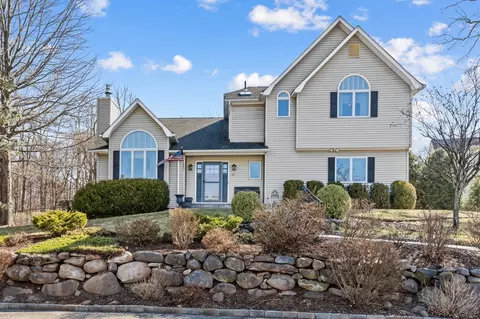 312 Bliss Ln, Clarkstown, NY 10989