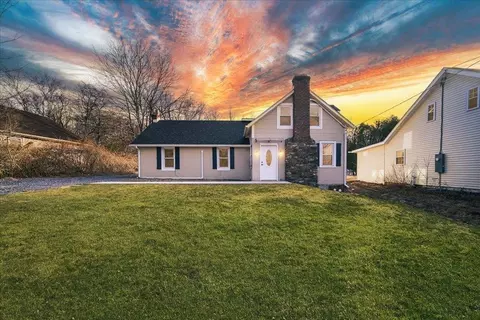 14 Bethlehem Pl, Poughkeepsie, NY 12603
