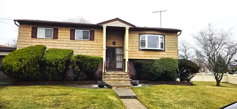 70 Saint Francis St, Roosevelt, NY 11575